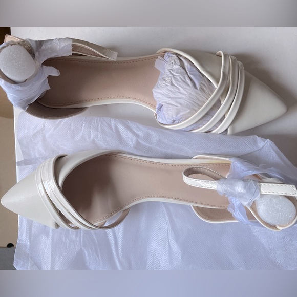 Fashion Flats - Picture 2 of 3